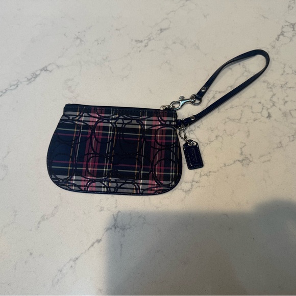 Coach wristlet - Picture 2 of 3